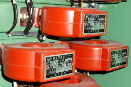 為什么電流互感器二次側不能開路?